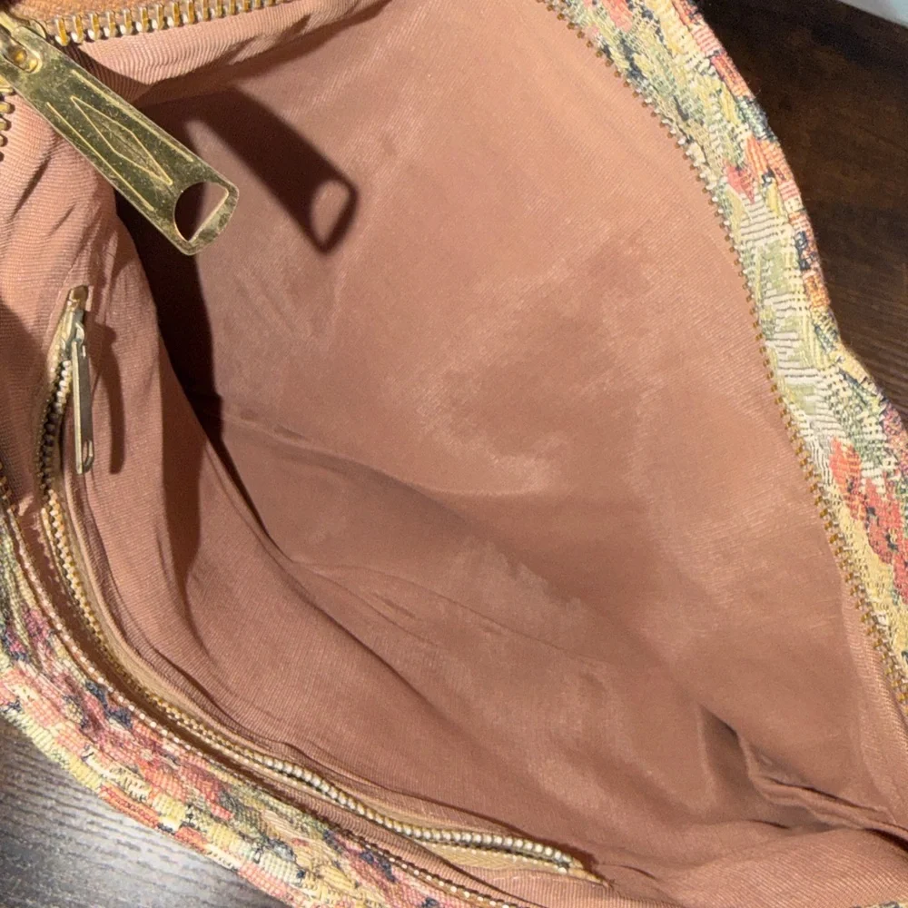 Vintage Floral Tapestry Shoulder Bag - Picture 4 of 9